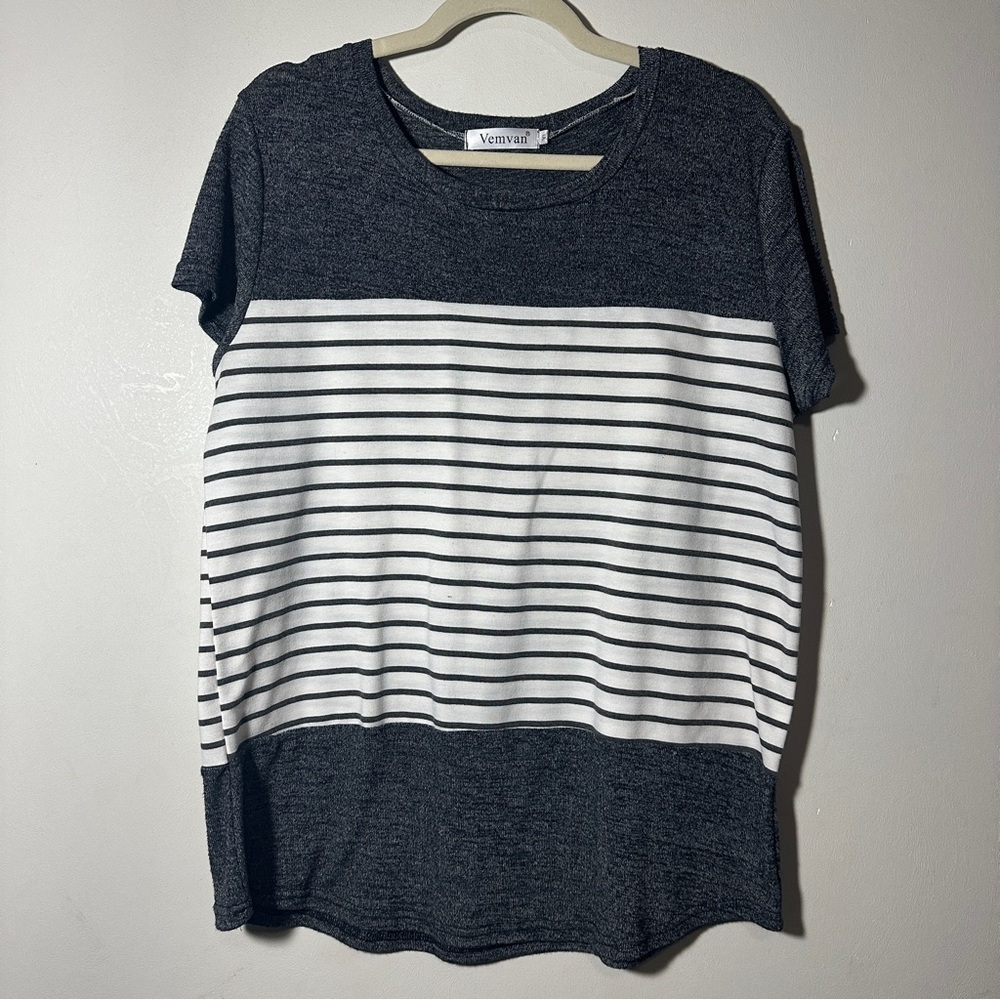 Vem Van Women's Striped Gray and White Top Size XL